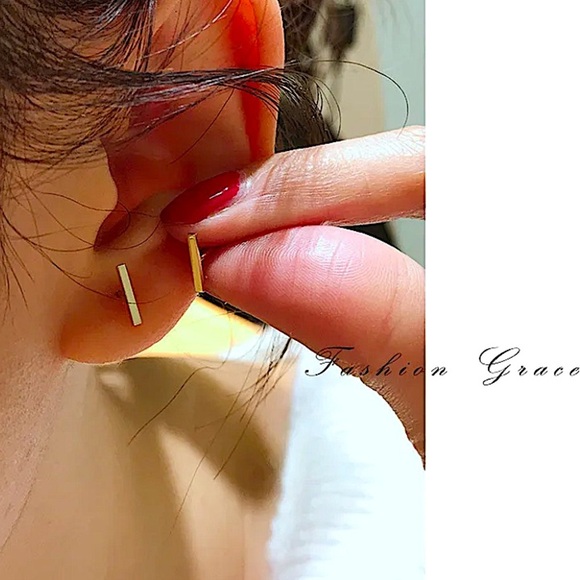 Gold Stick Bar Stud Earrings Minimalist - Picture 2 of 4